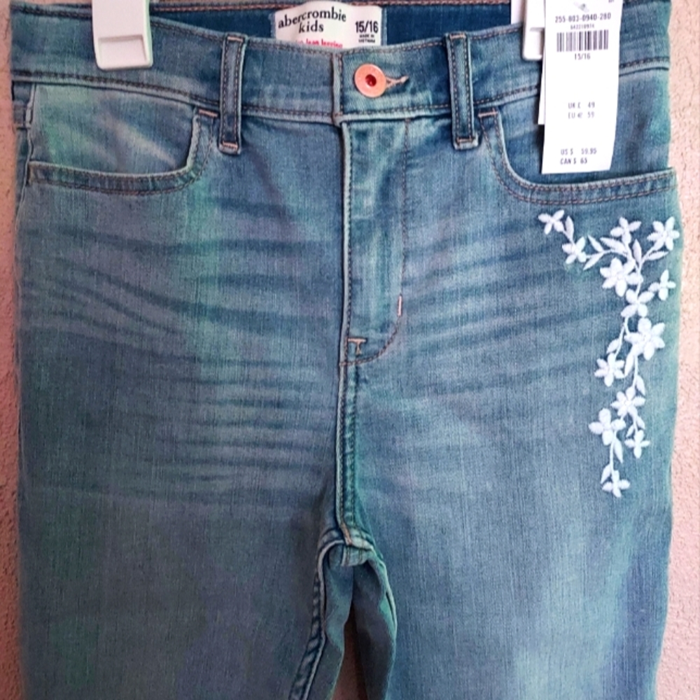 Abercrombie kids jean jeggings with flowera